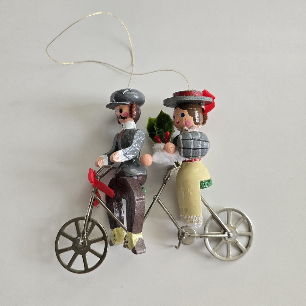 Vintage Kurt Adler Wooden Christmas Ornament Couple on Bicycle | Holiday Folk De - Picture 5 of 5